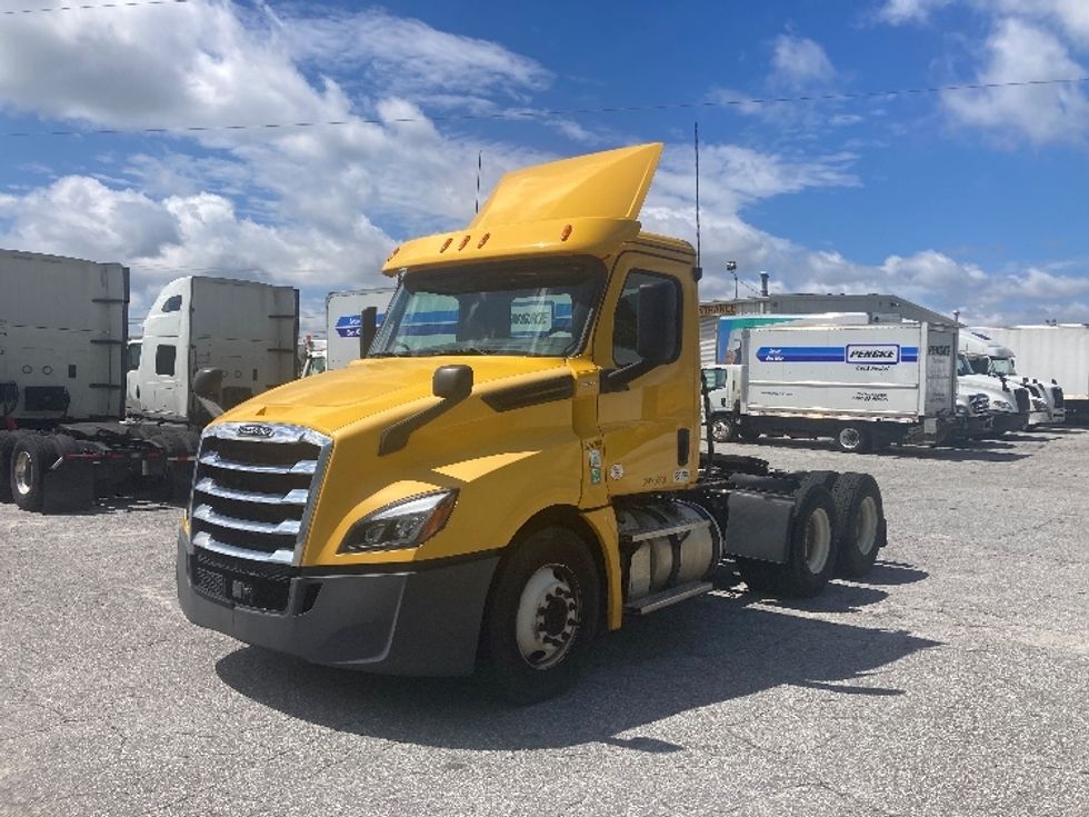 2019 Freightliner T12664ST Day Cab Tractor