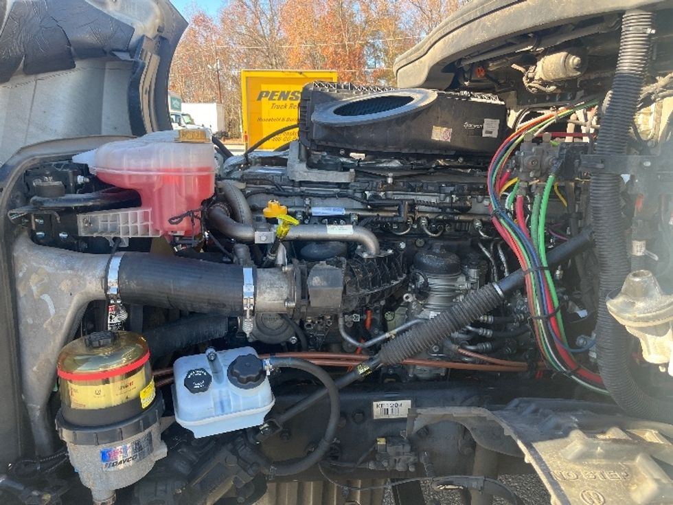 Day Cab Tractor-Heavy Duty Tractors-Freightliner-2019-T12664ST-Greer-SC-380,770\n\t\tmiles-$ 46,250 - Image 16