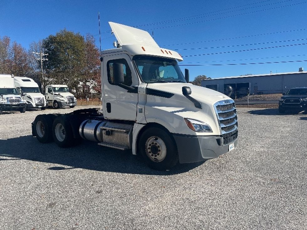 Day Cab Tractor-Heavy Duty Tractors-Freightliner-2019-T12664ST-Greer-SC-488,857\n\t\tmiles-$ 40,250 - Image 1