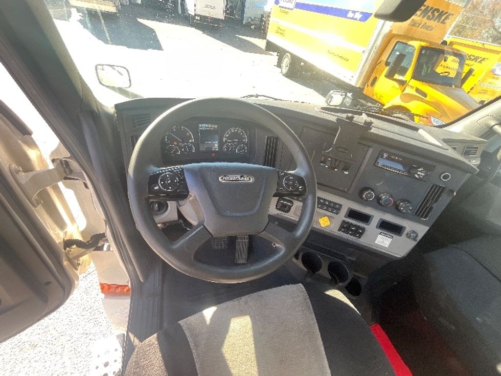 Day Cab Tractor-Heavy Duty Tractors-Freightliner-2019-T12664ST-Greer-SC-488,857\n\t\tmiles-$ 40,250 - Image 11