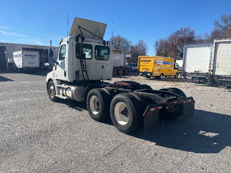 Day Cab Tractor-Heavy Duty Tractors-Freightliner-2019-T12664ST-Greer-SC-488,857\n\t\tmiles-$ 40,250 - Image 5
