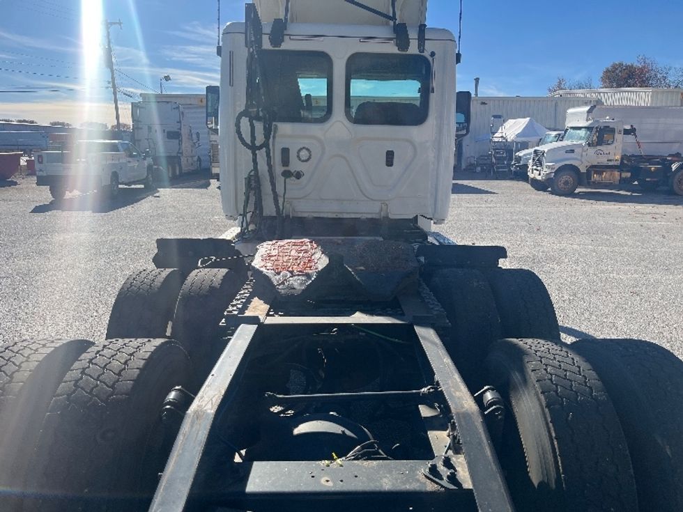 Day Cab Tractor-Heavy Duty Tractors-Freightliner-2019-T12664ST-Greer-SC-488,857\n\t\tmiles-$ 40,250 - Image 6