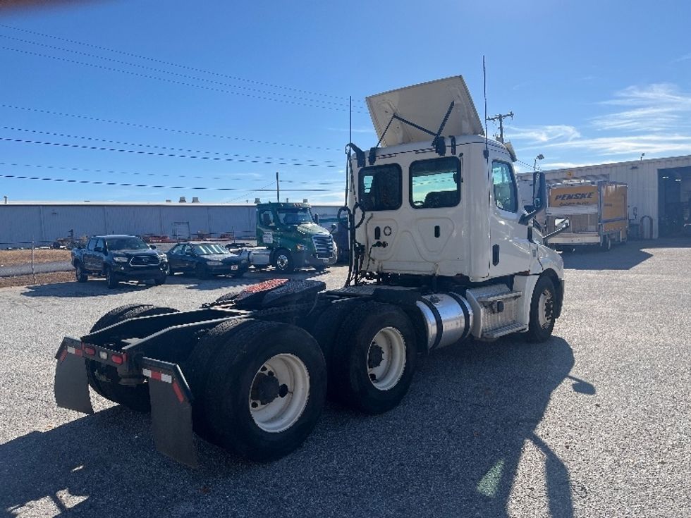 Day Cab Tractor-Heavy Duty Tractors-Freightliner-2019-T12664ST-Greer-SC-488,857\n\t\tmiles-$ 40,250 - Image 7