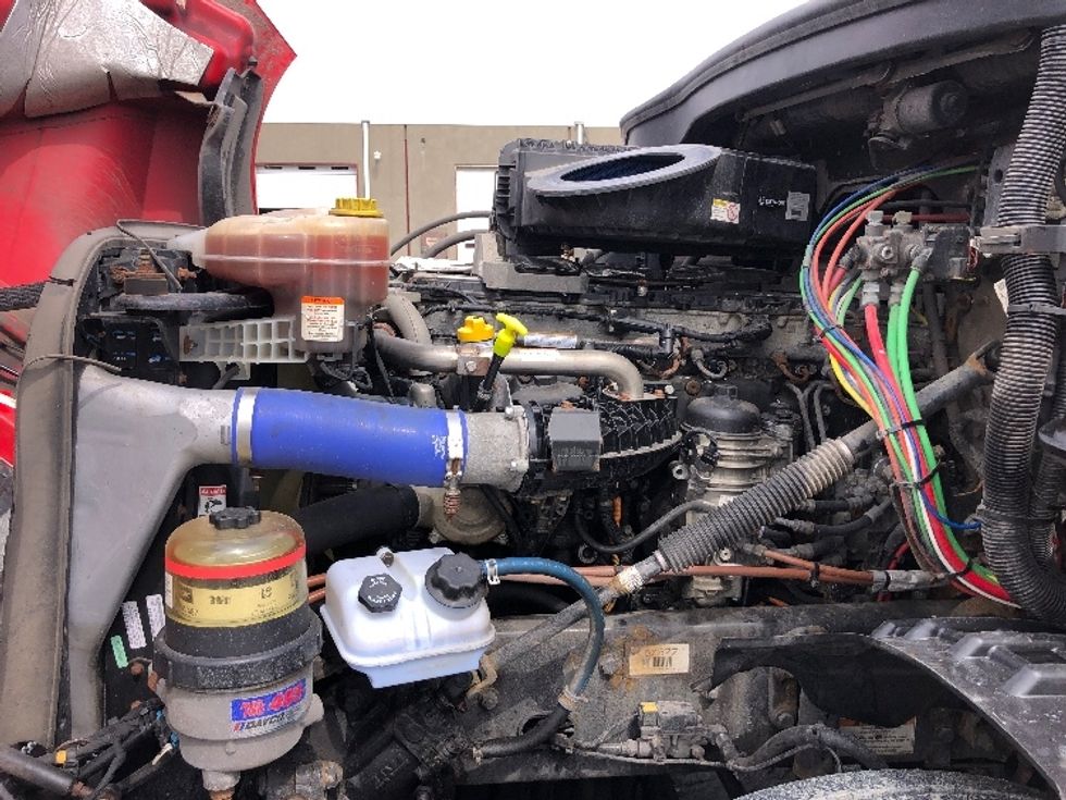 Day Cab Tractor-Heavy Duty Tractors-Freightliner-2019-T12664ST-Guilderland Center-NY-386,695\n\t\tmiles-$ 42,750 - Image 16