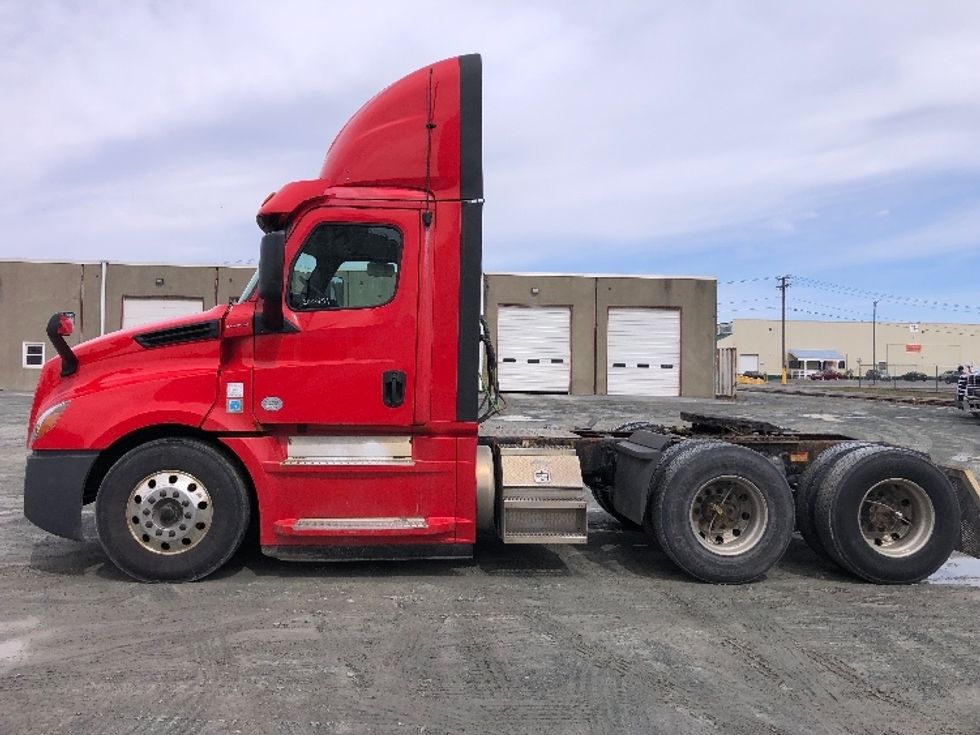 Day Cab Tractor-Heavy Duty Tractors-Freightliner-2019-T12664ST-Guilderland Center-NY-386,695\n\t\tmiles-$ 42,750 - Image 4