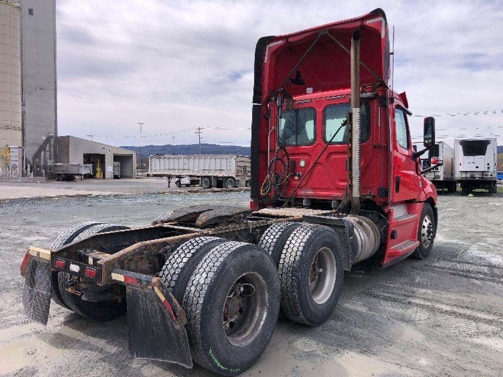 Day Cab Tractor-Heavy Duty Tractors-Freightliner-2019-T12664ST-Guilderland Center-NY-386,695\n\t\tmiles-$ 42,750 - Image 7