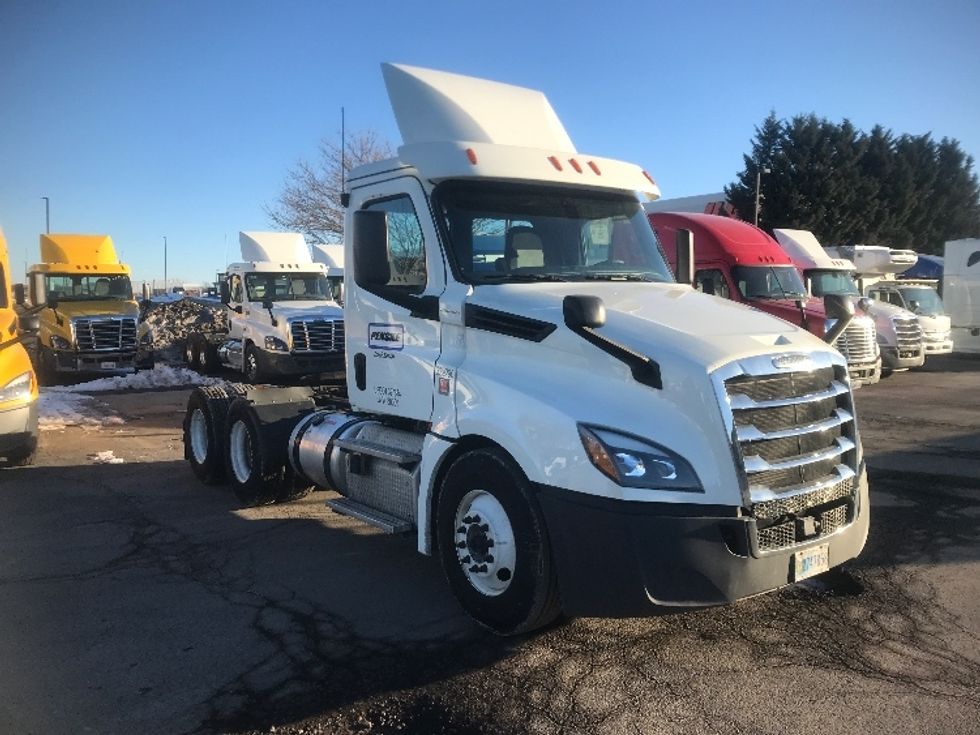 Day Cab Tractor-Heavy Duty Tractors-Freightliner-2019-T12664ST-Hagerstown-MD-341,735\n\t\tmiles-$ 52,500 - Image 1