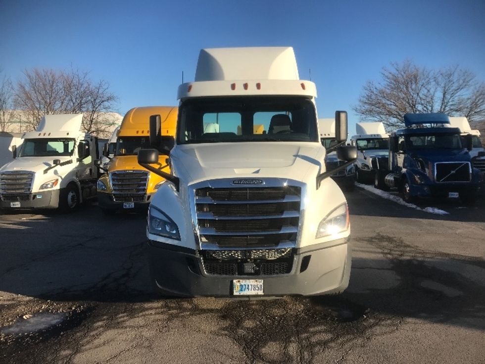 Day Cab Tractor-Heavy Duty Tractors-Freightliner-2019-T12664ST-Hagerstown-MD-341,735\n\t\tmiles-$ 52,500 - Image 2