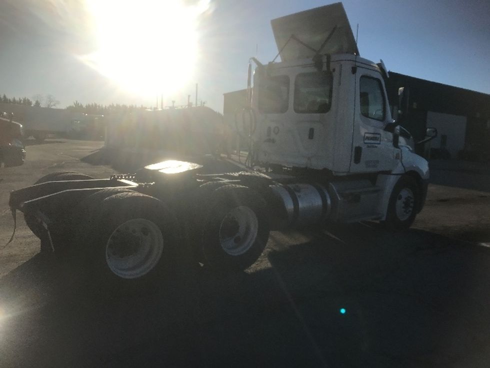 Day Cab Tractor-Heavy Duty Tractors-Freightliner-2019-T12664ST-Hagerstown-MD-341,735\n\t\tmiles-$ 52,500 - Image 7