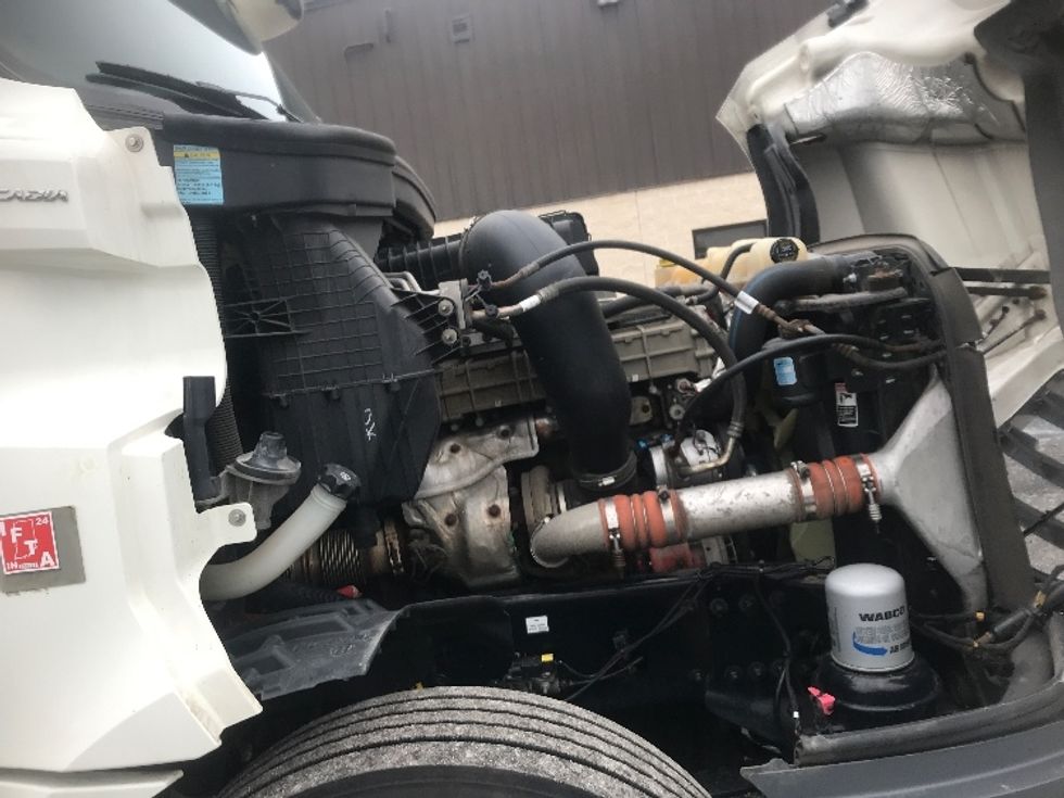 Day Cab Tractor-Heavy Duty Tractors-Freightliner-2019-T12664ST-Hagerstown-MD-421,650\n\t\tmiles-$ 48,000 - Image 15