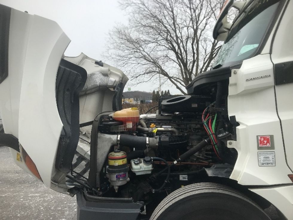 Day Cab Tractor-Heavy Duty Tractors-Freightliner-2019-T12664ST-Hagerstown-MD-421,650\n\t\tmiles-$ 48,000 - Image 16