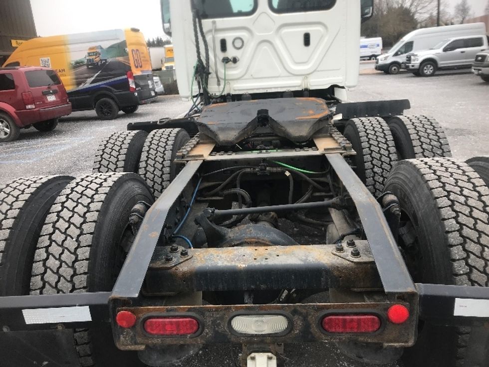 Day Cab Tractor-Heavy Duty Tractors-Freightliner-2019-T12664ST-Hagerstown-MD-421,650\n\t\tmiles-$ 48,000 - Image 6