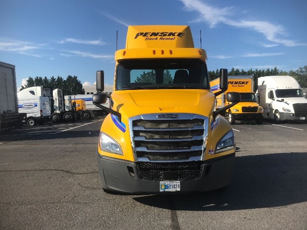Day Cab Tractor-Heavy Duty Tractors-Freightliner-2019-T12664ST-Hagerstown-MD-481,817\n\t\tmiles-$ 36,250 - Image 2