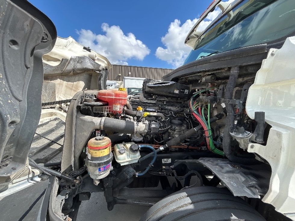 Day Cab Tractor-Heavy Duty Tractors-Freightliner-2019-T12664ST-Hammond-LA-456,896\n\t\tmiles-$ 41,500 - Image 16