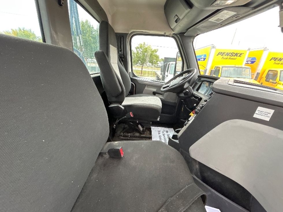 Day Cab Tractor-Heavy Duty Tractors-Freightliner-2019-T12664ST-Hammond-LA-660,952\n\t\tmiles-$ 26,000 - Image 14