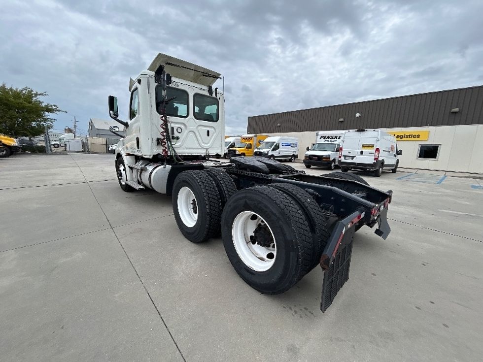 Day Cab Tractor-Heavy Duty Tractors-Freightliner-2019-T12664ST-Hammond-LA-660,952\n\t\tmiles-$ 26,000 - Image 5