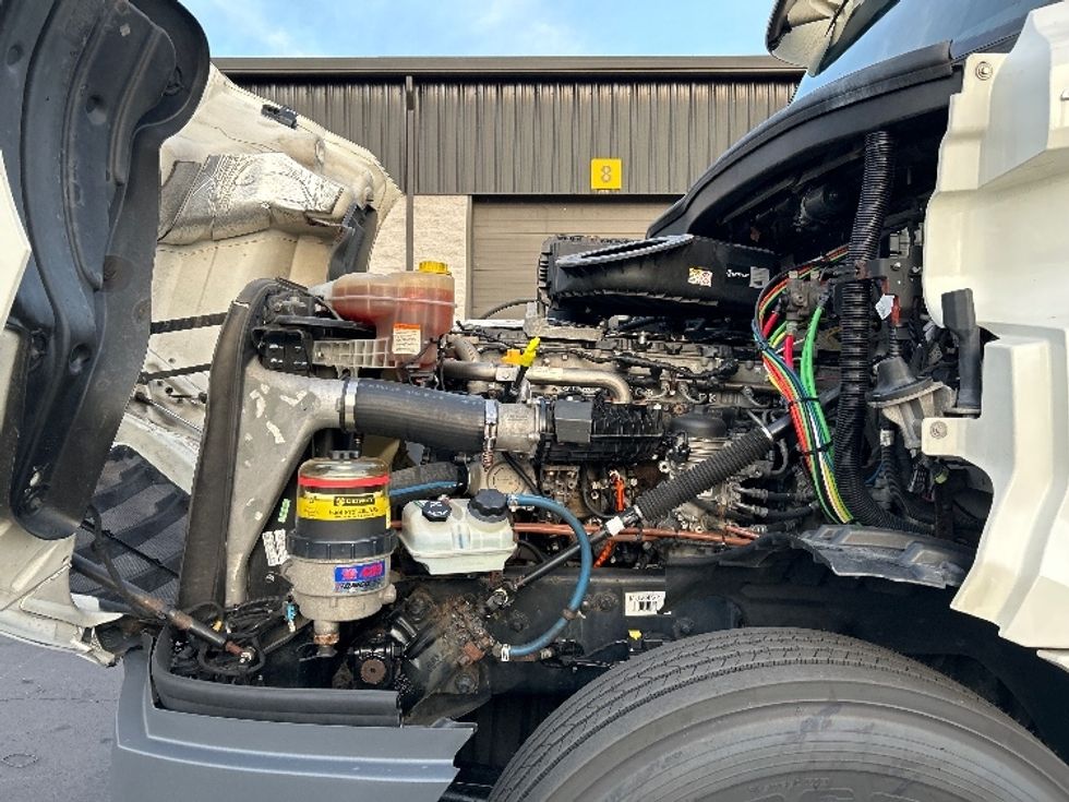 Day Cab Tractor-Heavy Duty Tractors-Freightliner-2019-T12664ST-Harrisburg-PA-285,413\n\t\tmiles-$ 59,500 - Image 16