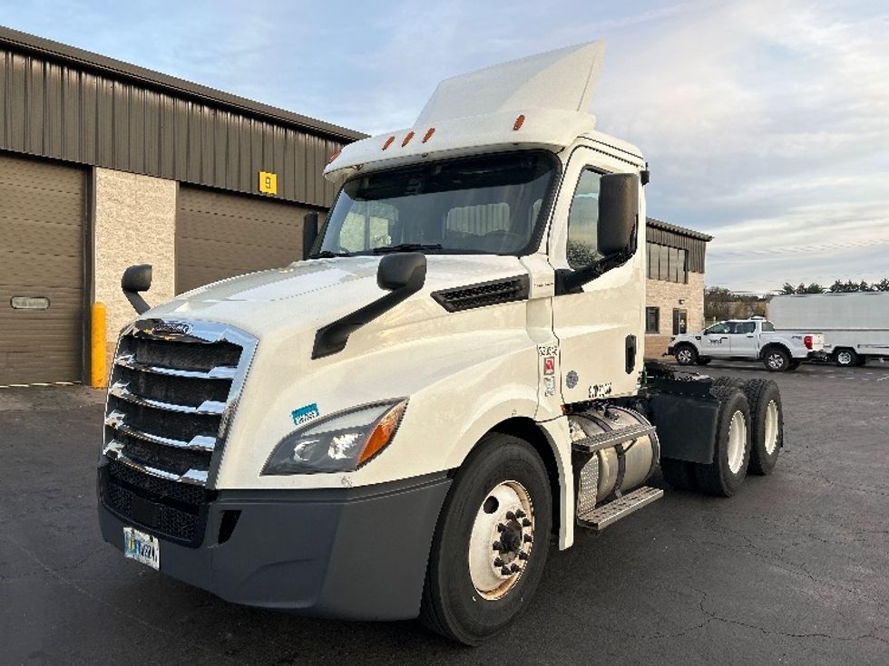 Day Cab Tractor-Heavy Duty Tractors-Freightliner-2019-T12664ST-Harrisburg-PA-291,110\n\t\tmiles-$ 37,750 - Image 3