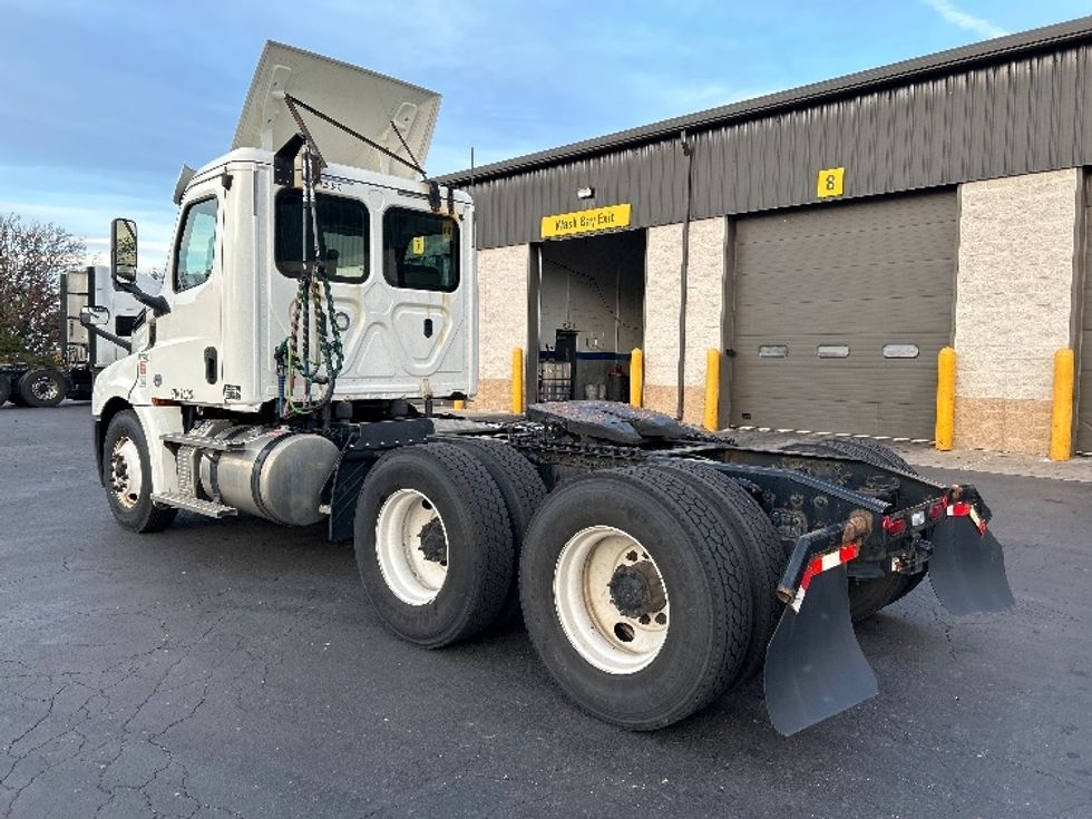Day Cab Tractor-Heavy Duty Tractors-Freightliner-2019-T12664ST-Harrisburg-PA-291,110\n\t\tmiles-$ 37,750 - Image 5