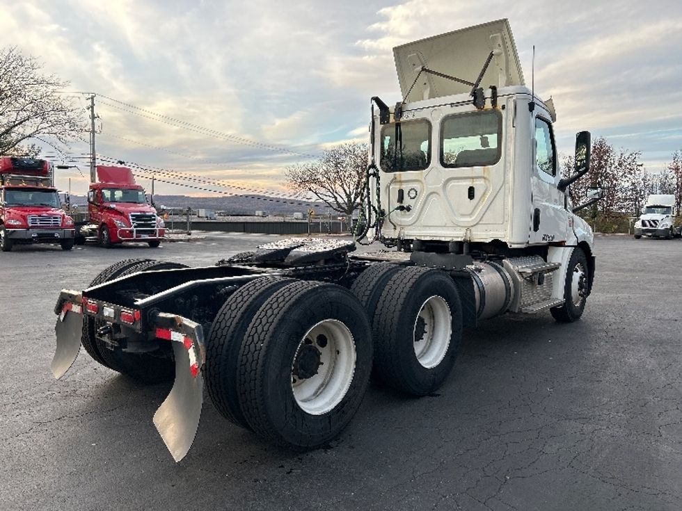 Day Cab Tractor-Heavy Duty Tractors-Freightliner-2019-T12664ST-Harrisburg-PA-291,110\n\t\tmiles-$ 37,750 - Image 7