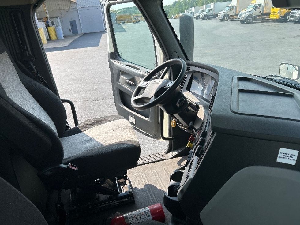 Day Cab Tractor-Heavy Duty Tractors-Freightliner-2019-T12664ST-Harrisburg-PA-623,687\n\t\tmiles-$ 33,500 - Image 14