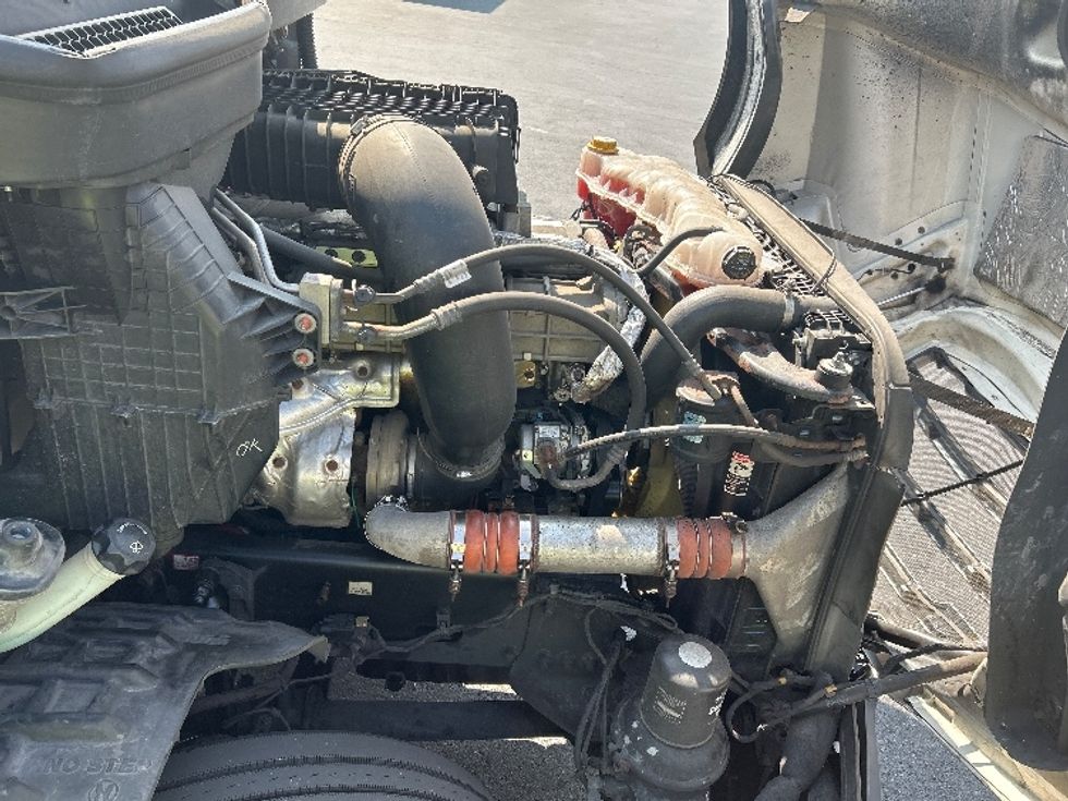 Day Cab Tractor-Heavy Duty Tractors-Freightliner-2019-T12664ST-Harrisburg-PA-623,687\n\t\tmiles-$ 33,500 - Image 15