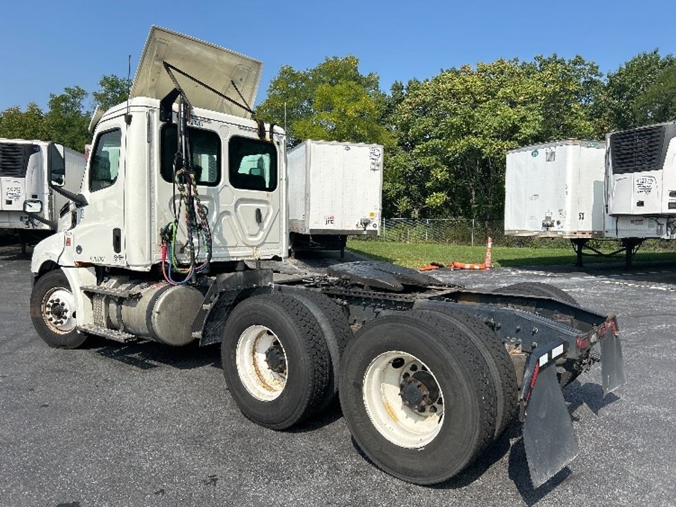 Day Cab Tractor-Heavy Duty Tractors-Freightliner-2019-T12664ST-Harrisburg-PA-623,687\n\t\tmiles-$ 33,500 - Image 5