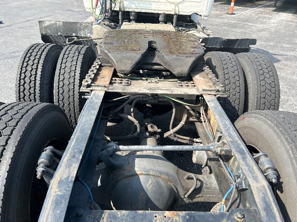 Day Cab Tractor-Heavy Duty Tractors-Freightliner-2019-T12664ST-Harrisburg-PA-623,687\n\t\tmiles-$ 33,500 - Image 6