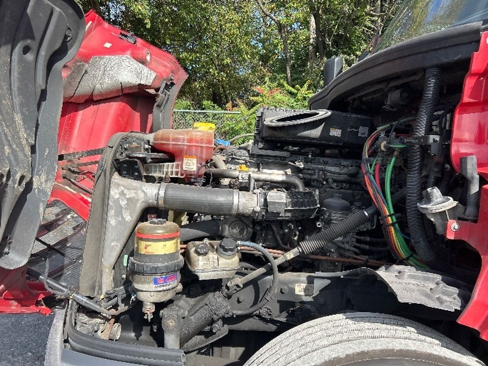 Day Cab Tractor-Heavy Duty Tractors-Freightliner-2019-T12664ST-Harrisburg-PA-625,275\n\t\tmiles-$ 26,250 - Image 16