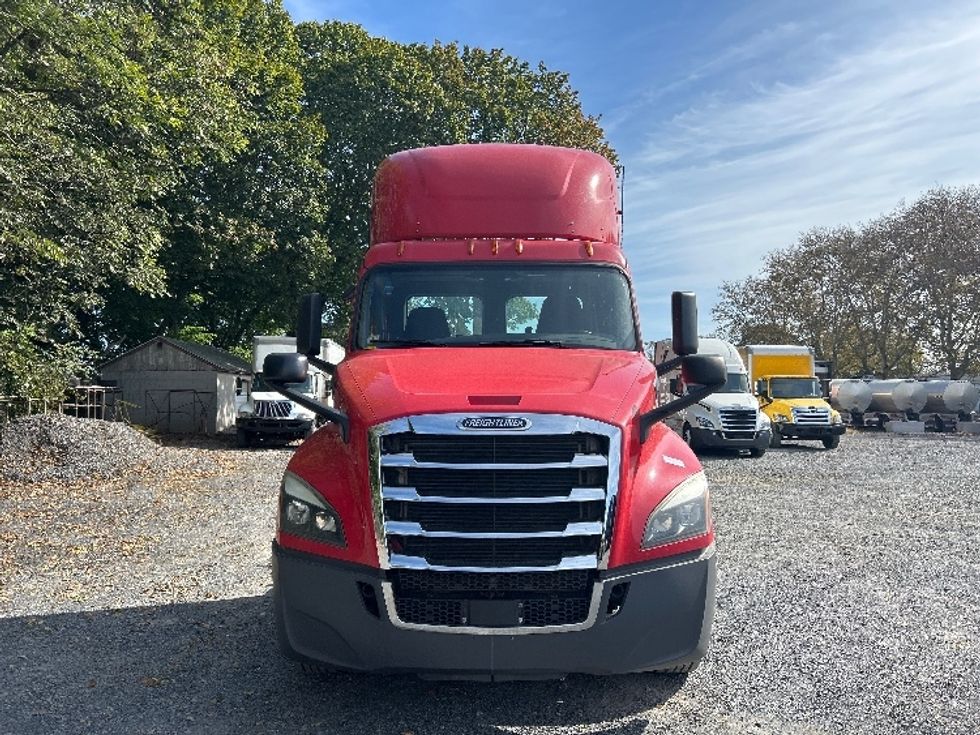 Day Cab Tractor-Heavy Duty Tractors-Freightliner-2019-T12664ST-Harrisburg-PA-625,275\n\t\tmiles-$ 26,250 - Image 2