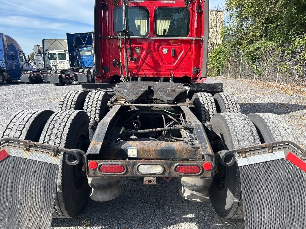 Day Cab Tractor-Heavy Duty Tractors-Freightliner-2019-T12664ST-Harrisburg-PA-625,275\n\t\tmiles-$ 26,250 - Image 6