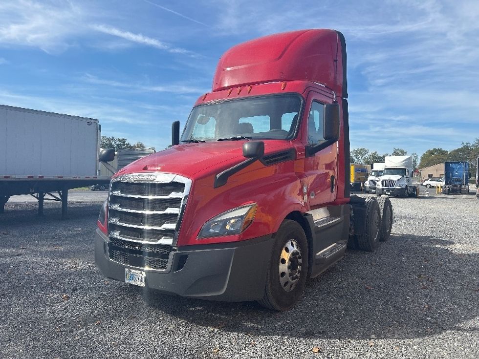 Day Cab Tractor-Heavy Duty Tractors-Freightliner-2019-T12664ST-Harrisburg-PA-633,839\n\t\tmiles-$ 25,500 - Image 3