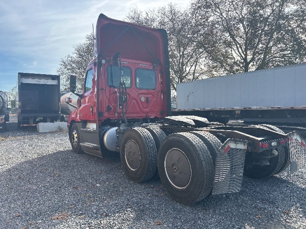 Day Cab Tractor-Heavy Duty Tractors-Freightliner-2019-T12664ST-Harrisburg-PA-633,839\n\t\tmiles-$ 25,500 - Image 5