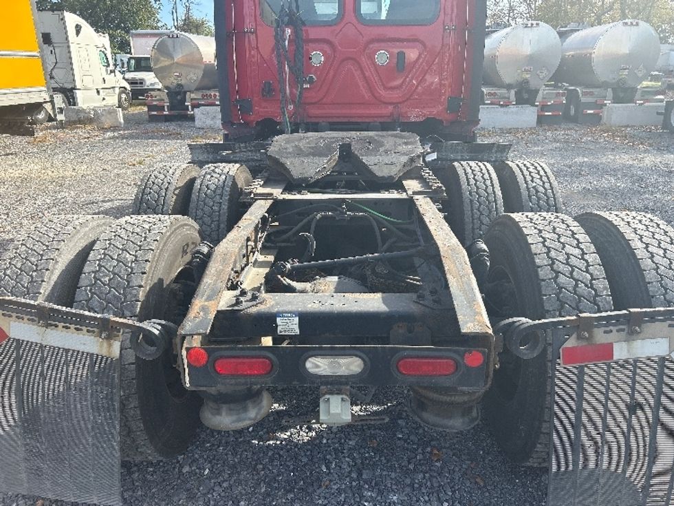 Day Cab Tractor-Heavy Duty Tractors-Freightliner-2019-T12664ST-Harrisburg-PA-633,839\n\t\tmiles-$ 25,500 - Image 6