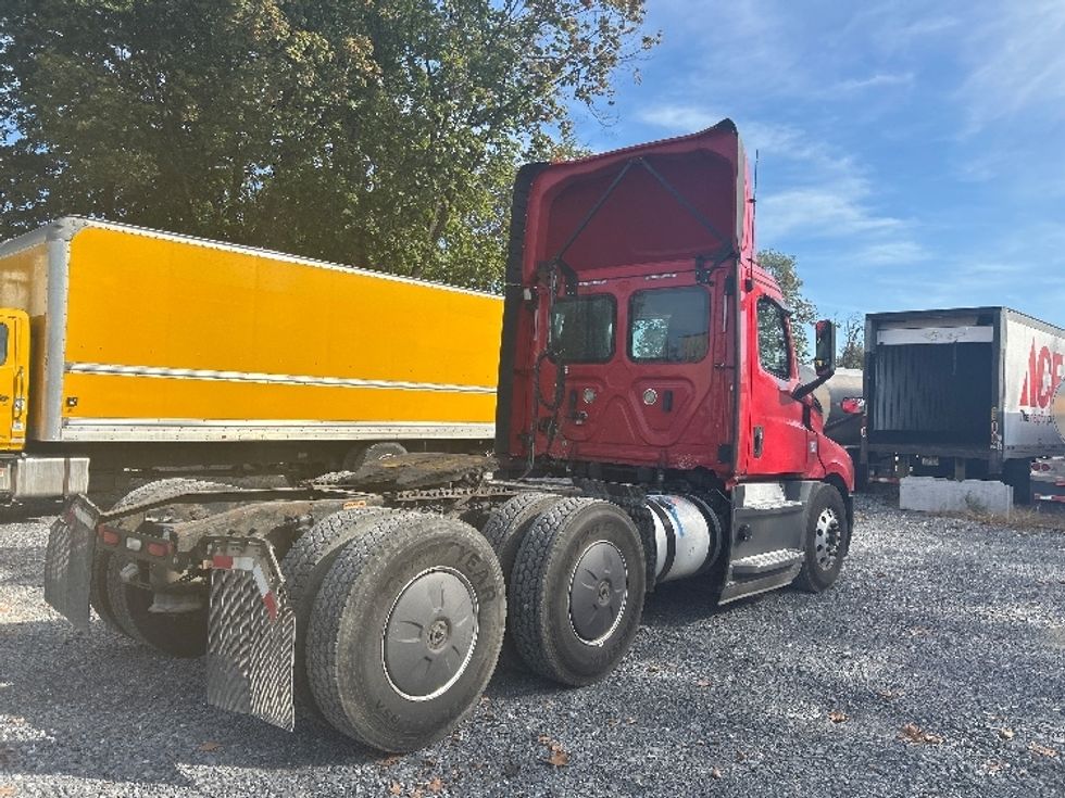 Day Cab Tractor-Heavy Duty Tractors-Freightliner-2019-T12664ST-Harrisburg-PA-633,839\n\t\tmiles-$ 25,500 - Image 7