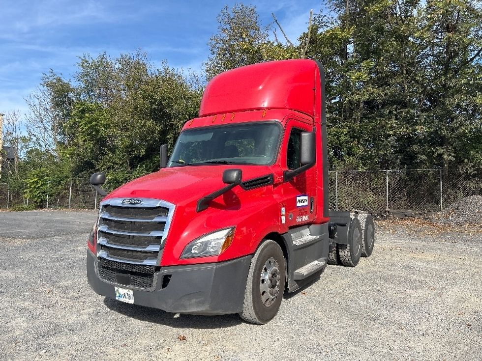 Day Cab Tractor-Heavy Duty Tractors-Freightliner-2019-T12664ST-Harrisburg-PA-665,842\n\t\tmiles-$ 25,250 - Image 3