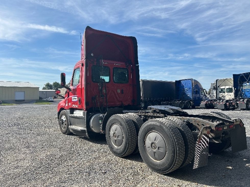 Day Cab Tractor-Heavy Duty Tractors-Freightliner-2019-T12664ST-Harrisburg-PA-665,842\n\t\tmiles-$ 25,250 - Image 5