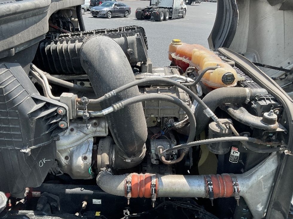 Day Cab Tractor-Heavy Duty Tractors-Freightliner-2019-T12664ST-Harrisburg-PA-743,521\n\t\tmiles-$ 22,750 - Image 15