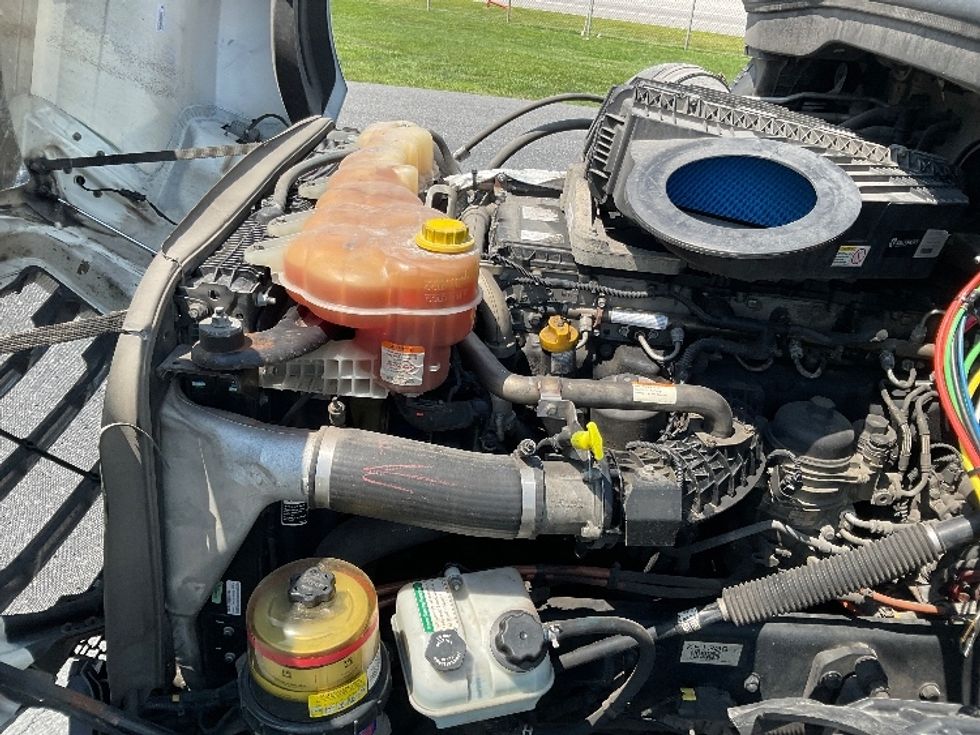 Day Cab Tractor-Heavy Duty Tractors-Freightliner-2019-T12664ST-Harrisburg-PA-743,521\n\t\tmiles-$ 22,750 - Image 16