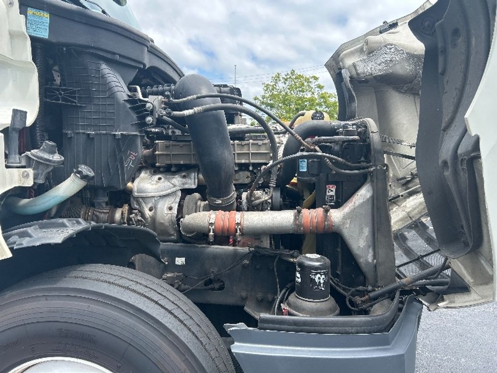 Day Cab Tractor-Heavy Duty Tractors-Freightliner-2019-T12664ST-Harrisburg-PA-760,786\n\t\tmiles-$ 22,750 - Image 15