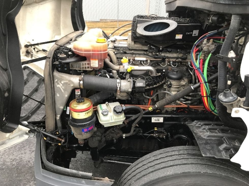 Day Cab Tractor-Heavy Duty Tractors-Freightliner-2019-T12664ST-Harrisonburg-VA-488,081\n\t\tmiles-$ 39,500 - Image 16