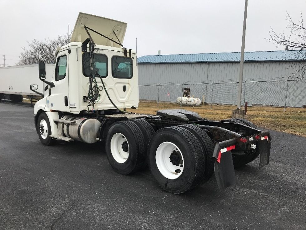 Day Cab Tractor-Heavy Duty Tractors-Freightliner-2019-T12664ST-Harrisonburg-VA-488,081\n\t\tmiles-$ 39,500 - Image 5