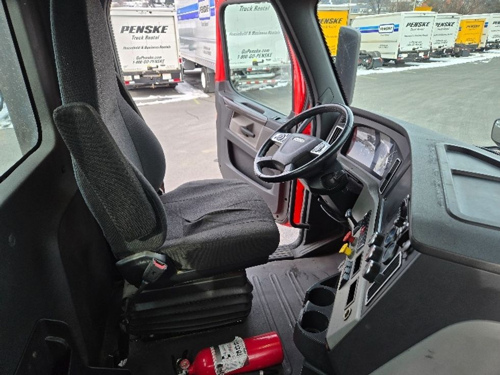 Day Cab Tractor-Heavy Duty Tractors-Freightliner-2019-T12664ST-Harrisonburg-VA-752,123\n\t\tmiles-$ 29,250 - Image 14