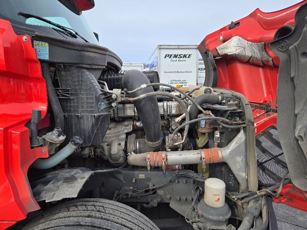 Day Cab Tractor-Heavy Duty Tractors-Freightliner-2019-T12664ST-Harrisonburg-VA-752,123\n\t\tmiles-$ 29,250 - Image 15