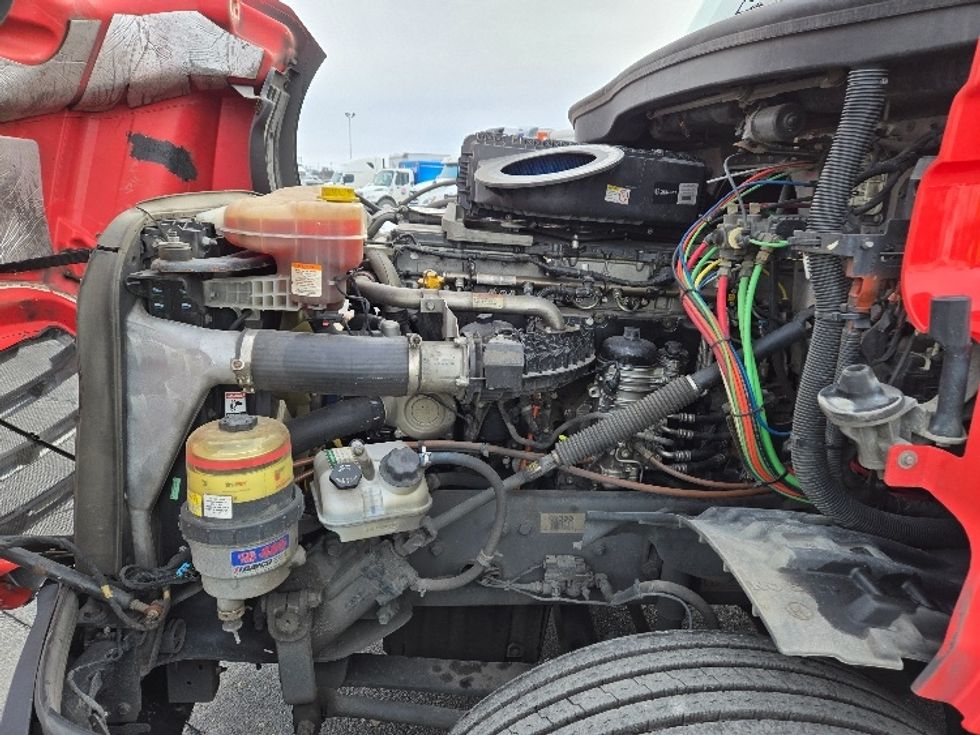 Day Cab Tractor-Heavy Duty Tractors-Freightliner-2019-T12664ST-Harrisonburg-VA-752,123\n\t\tmiles-$ 29,250 - Image 16