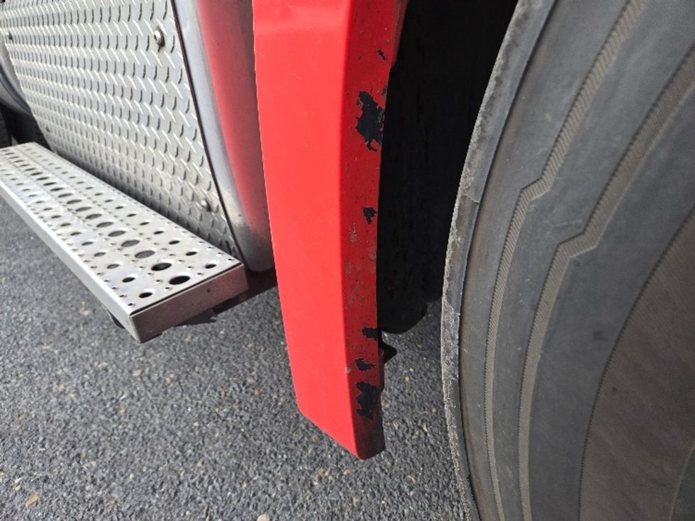 Day Cab Tractor-Heavy Duty Tractors-Freightliner-2019-T12664ST-Harrisonburg-VA-752,123\n\t\tmiles-$ 29,250 - Image 20