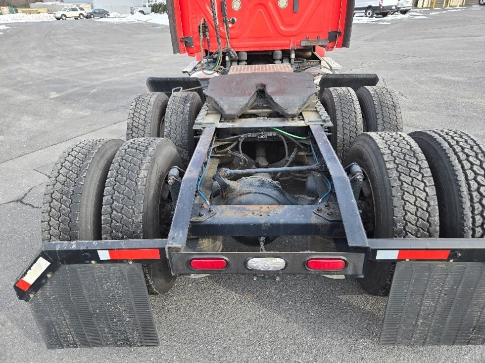 Day Cab Tractor-Heavy Duty Tractors-Freightliner-2019-T12664ST-Harrisonburg-VA-752,123\n\t\tmiles-$ 29,250 - Image 6