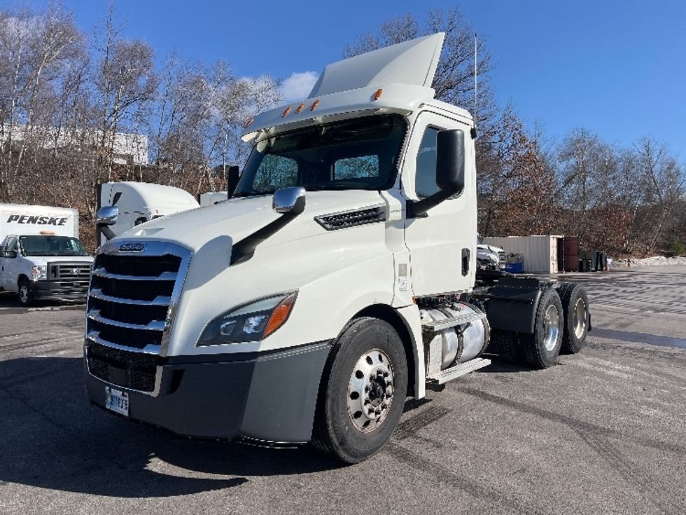 Day Cab Tractor-Heavy Duty Tractors-Freightliner-2019-T12664ST-Hazleton-PA-412,754\n\t\tmiles-$ 47,000 - Image 3