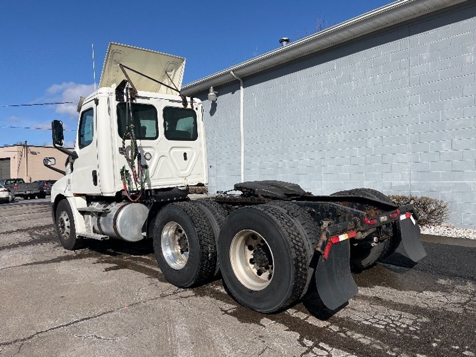 Day Cab Tractor-Heavy Duty Tractors-Freightliner-2019-T12664ST-Hazleton-PA-412,754\n\t\tmiles-$ 47,000 - Image 5