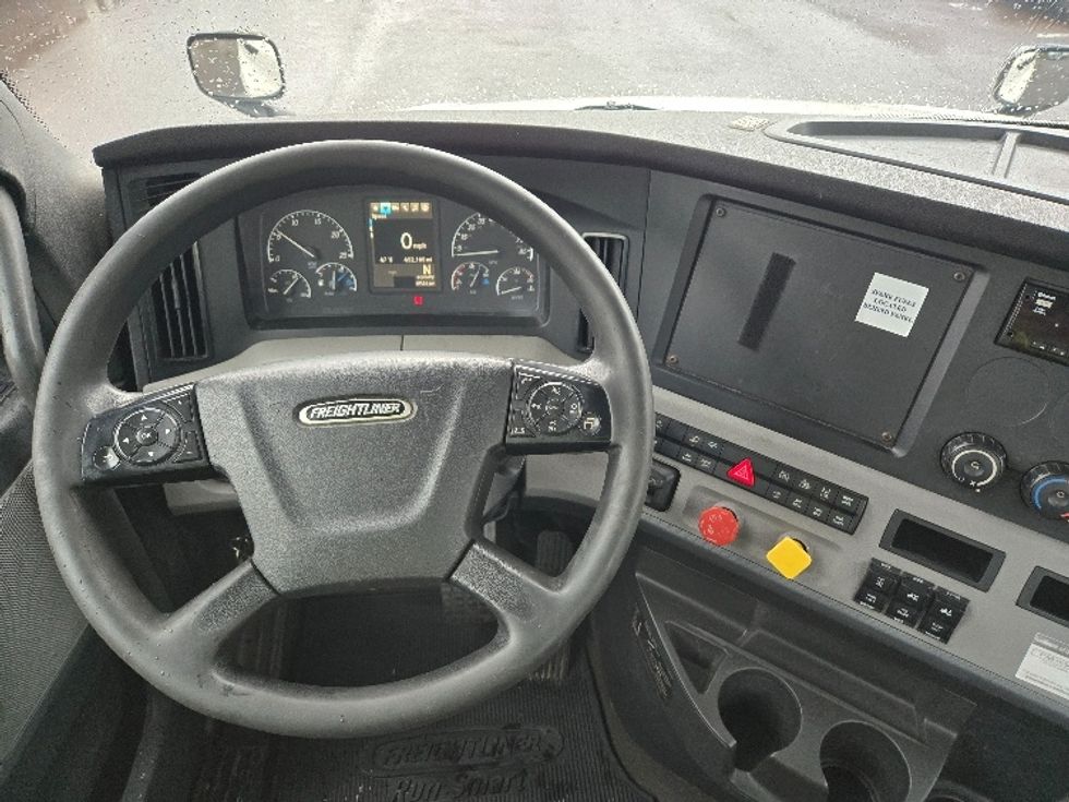 Day Cab Tractor-Heavy Duty Tractors-Freightliner-2019-T12664ST-Hazleton-PA-452,100\n\t\tmiles-$ 41,500 - Image 11